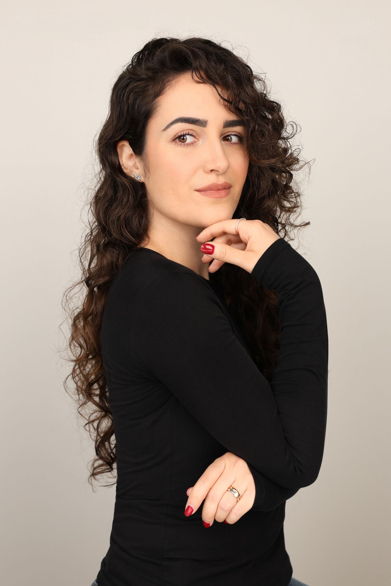Claudia Acosta, especialista en micropigmentación en Liora Microbeauty